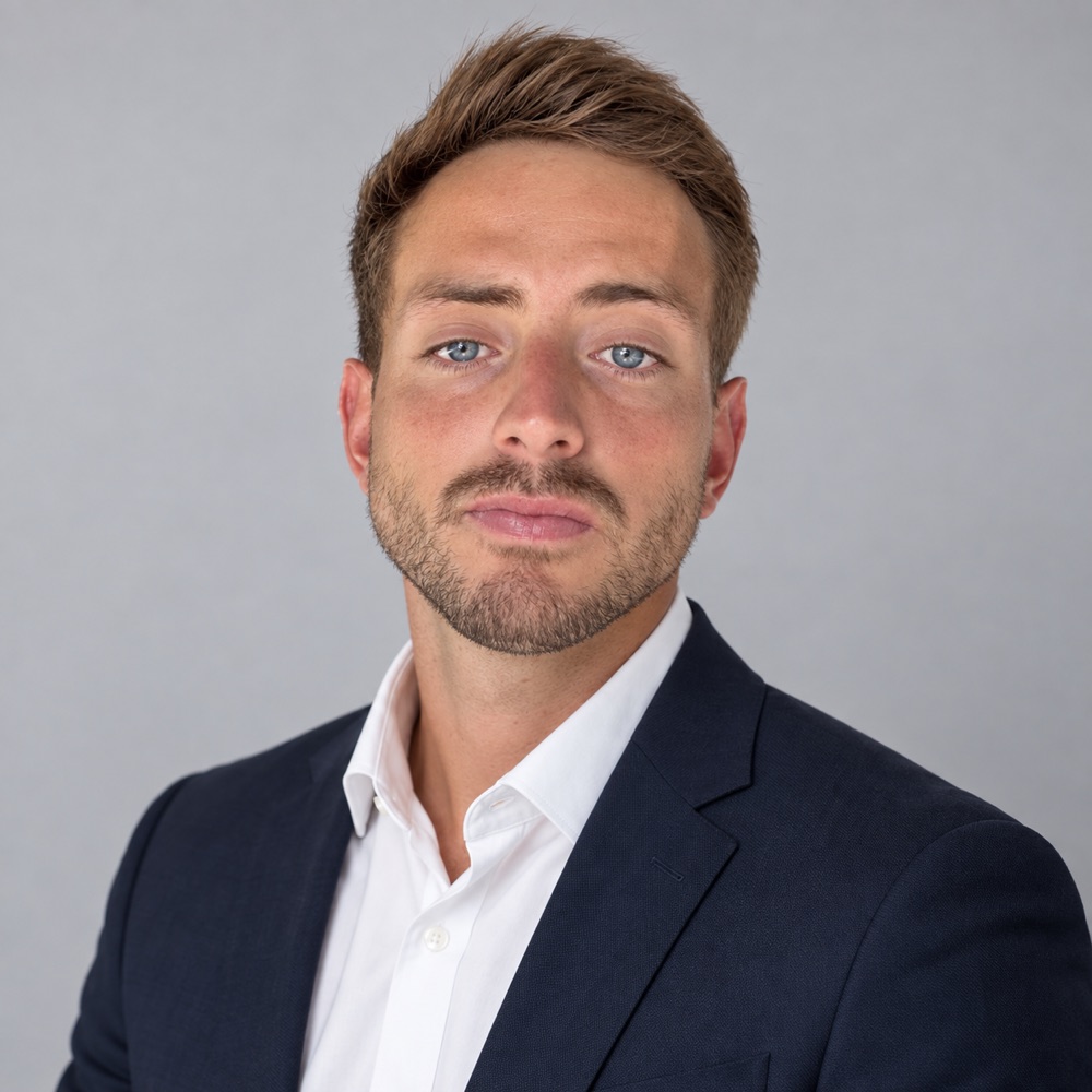 Felipe Casares, licensed insurance broker
